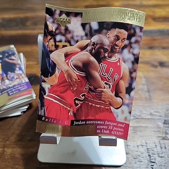 1998-99 Upper Deck Michael Jordan Memorable Moments Chicago Bulls #1 HOF - Picture 1 of 4